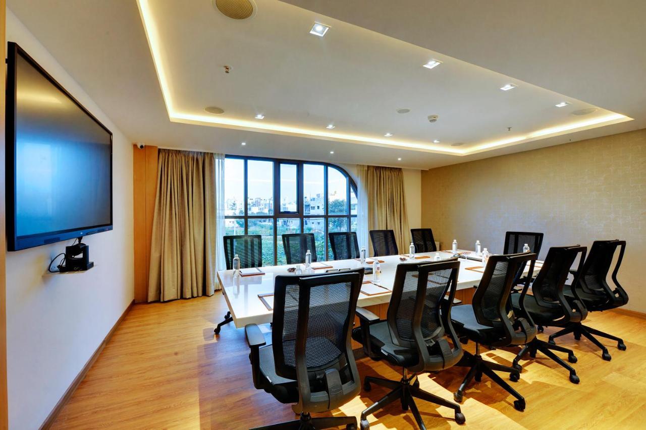 Clarion Hotel Bangalore Yesvantpur Kültér fotó