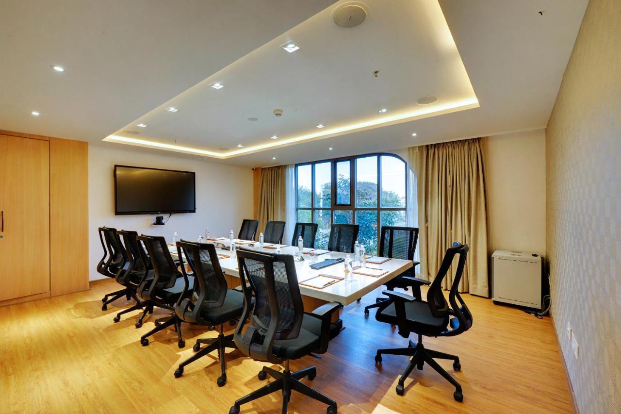 Clarion Hotel Bangalore Yesvantpur Kültér fotó
